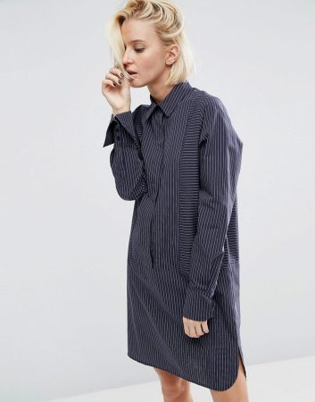 Spring fashion 2017 must haves - dark, oversized pinstriped shirt dress